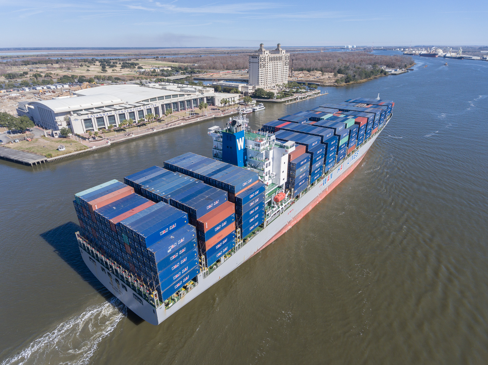 container ship – nurnberg aerial photography